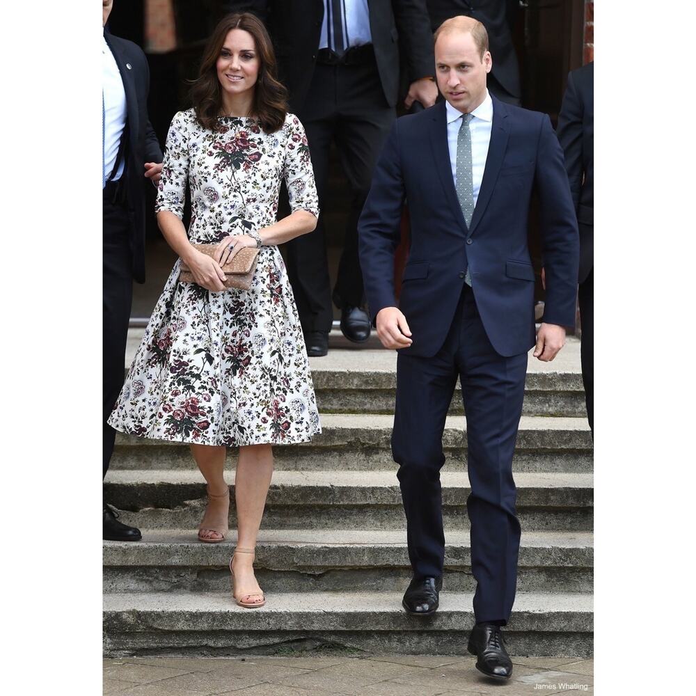 Stuart Weitzman Nearlynude Beige Nude Patent Leather Ankle Strap Heel Sandals-7M